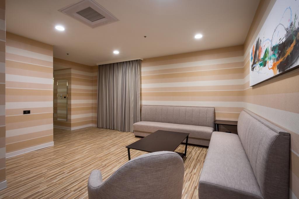 Wemeet Hotel Pingtung Exterior foto