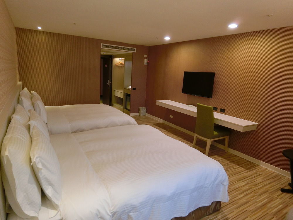 Wemeet Hotel Pingtung Exterior foto