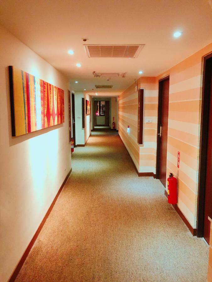 Wemeet Hotel Pingtung Exterior foto
