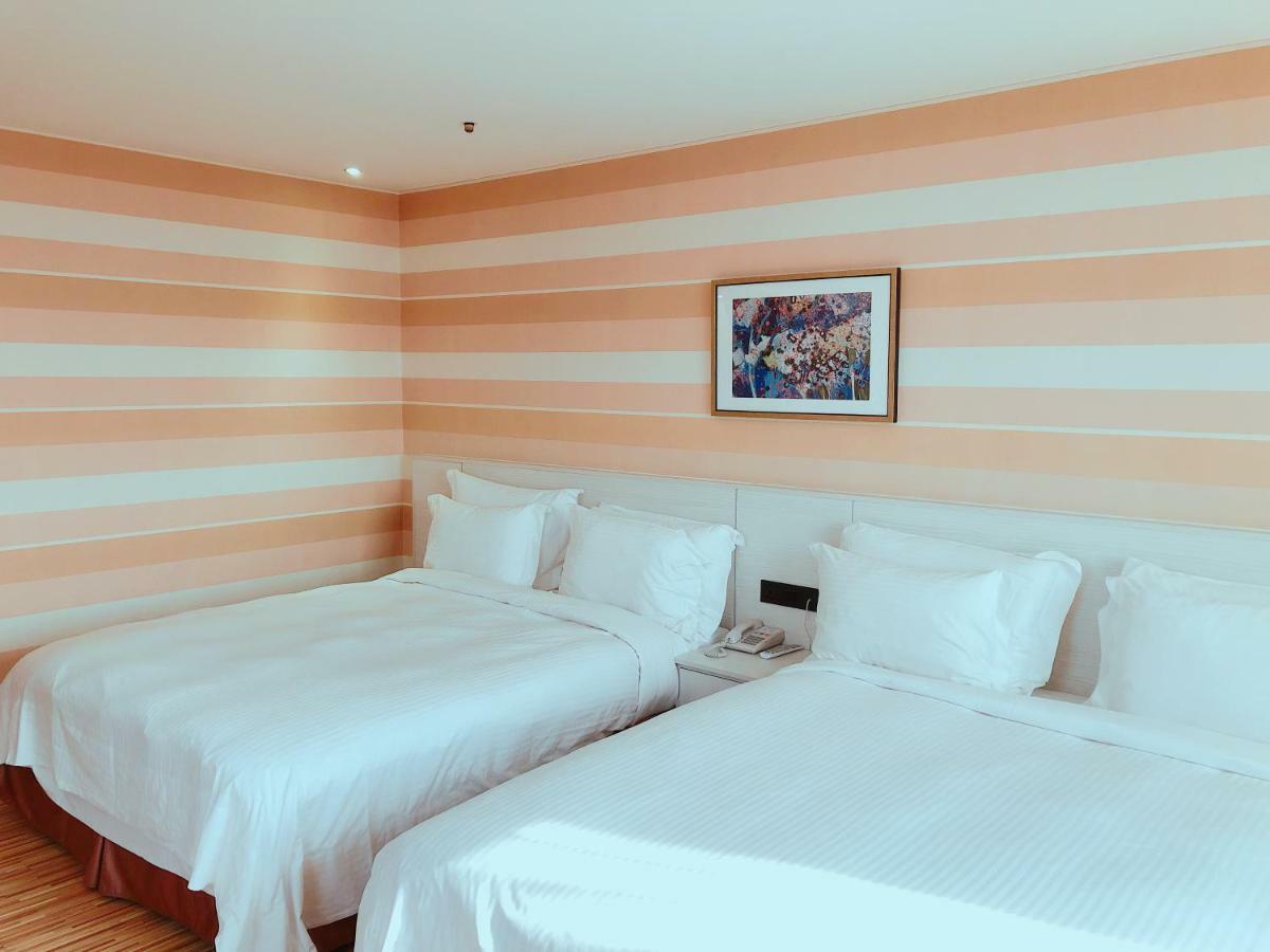 Wemeet Hotel Pingtung Exterior foto