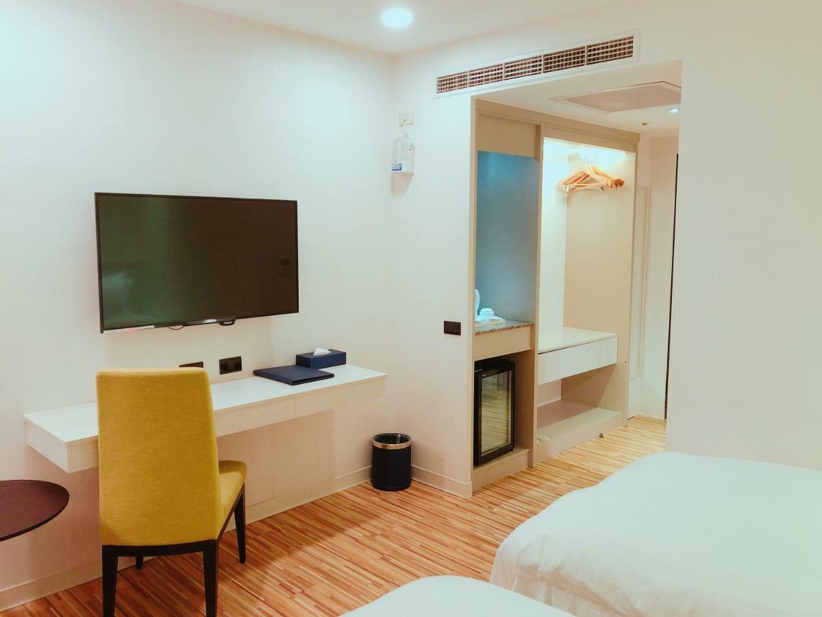 Wemeet Hotel Pingtung Exterior foto