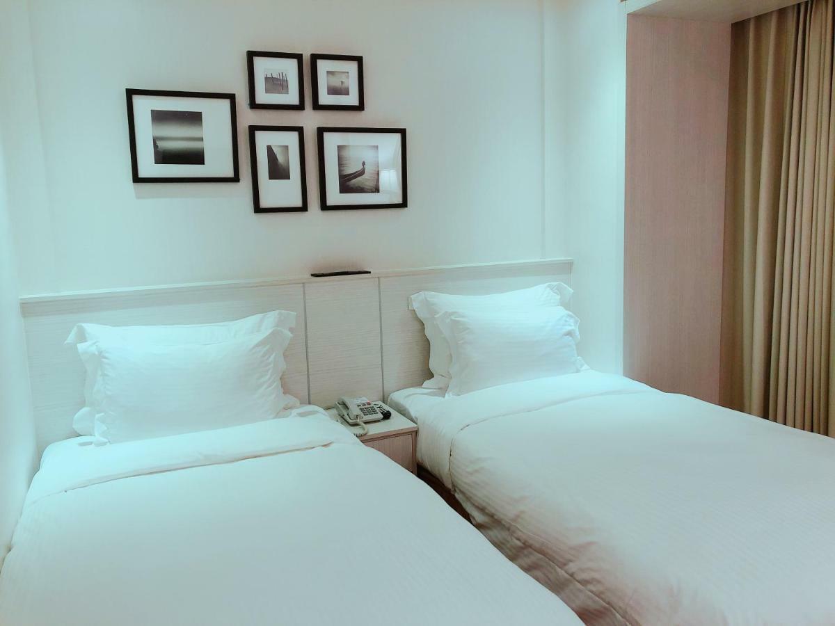 Wemeet Hotel Pingtung Exterior foto