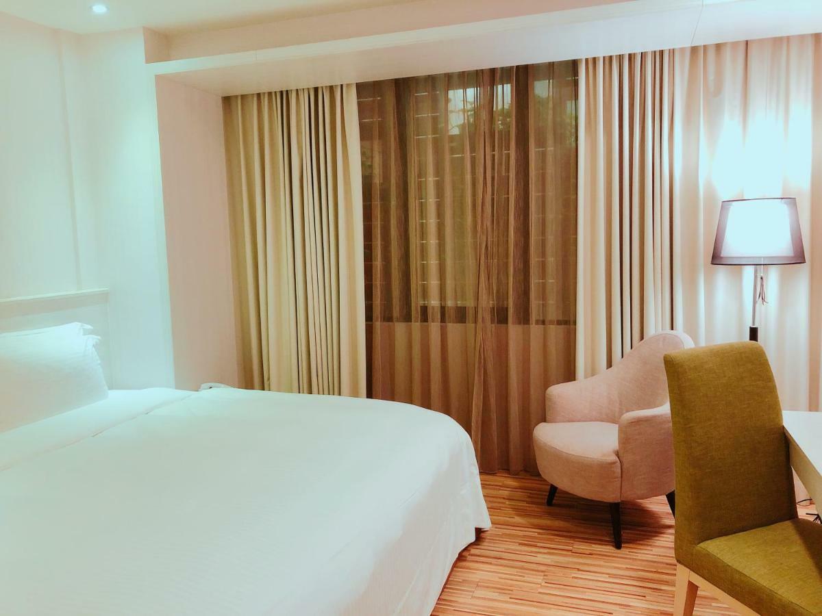 Wemeet Hotel Pingtung Exterior foto